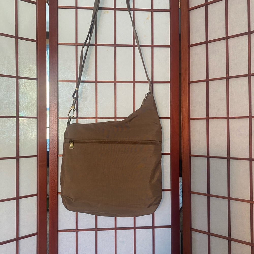 Travelon crossbody Sable Used
